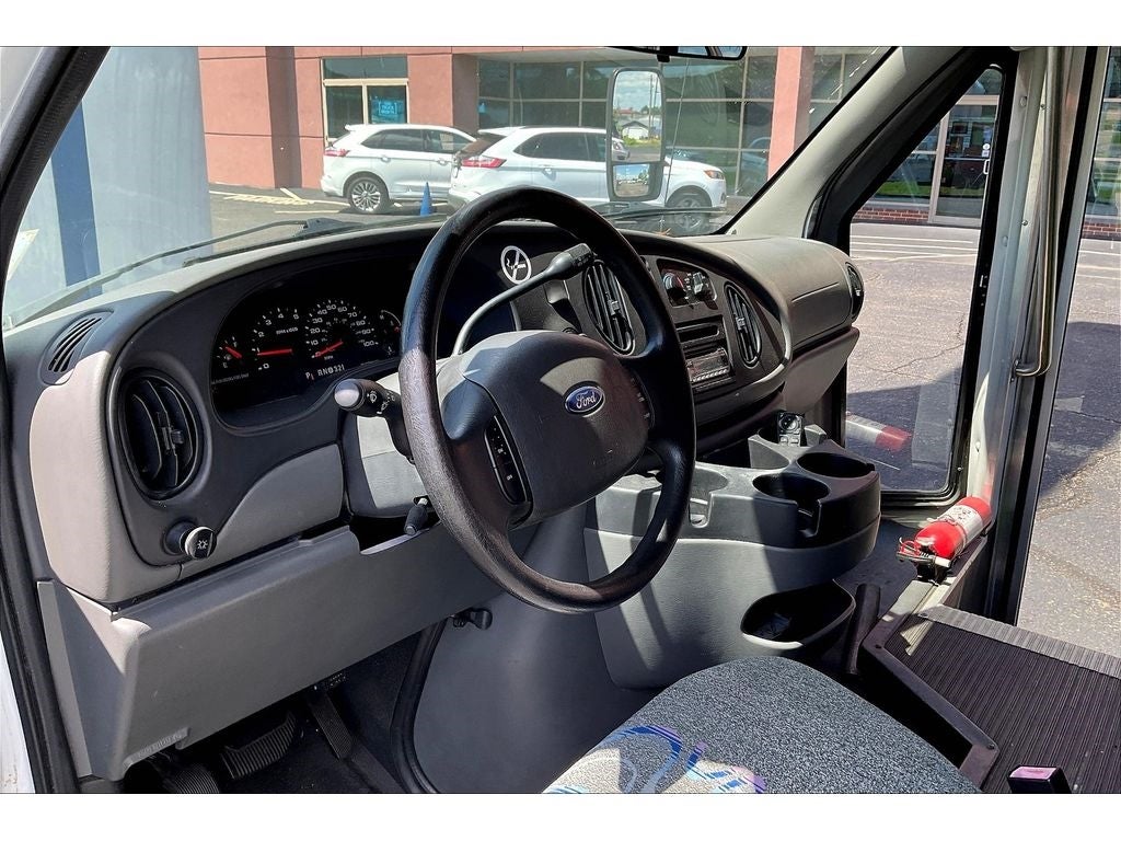 2008 Ford E-450 Super Duty Base