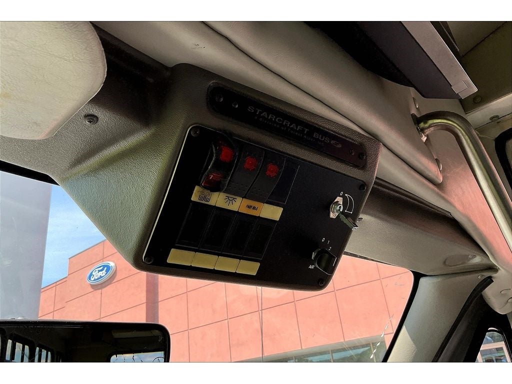 2008 Ford E-450 Super Duty Base