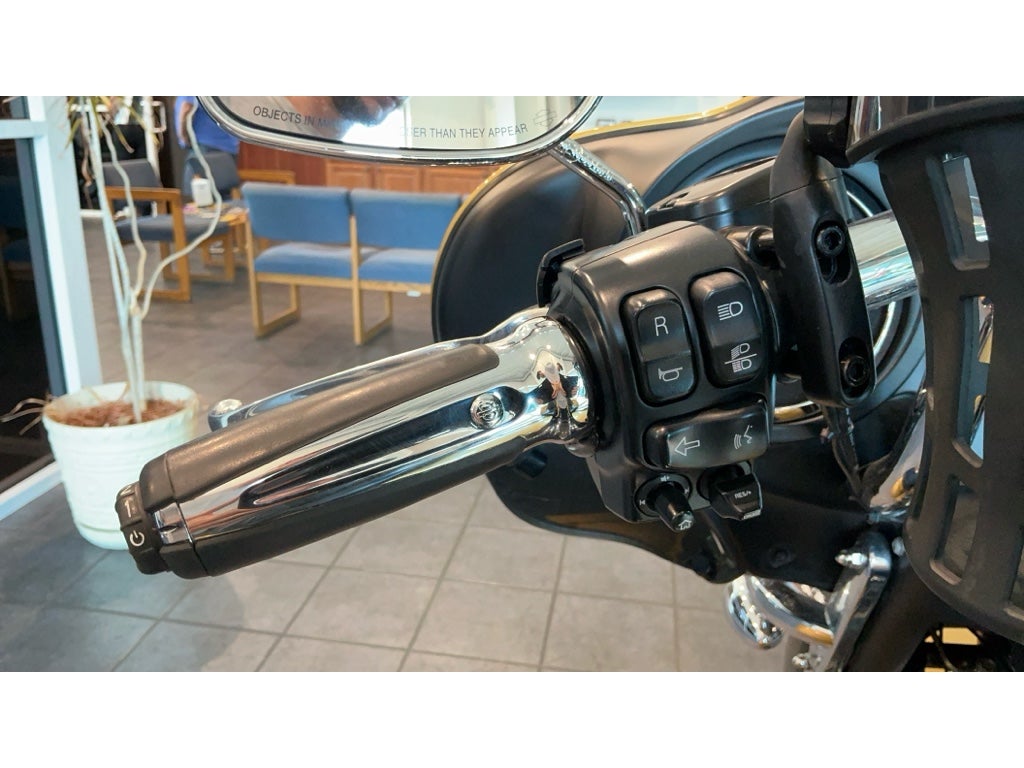 2017 Harley-Davidson FLHTCUTG TG