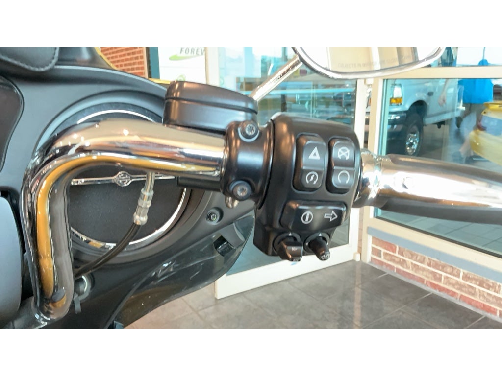 2017 Harley-Davidson FLHTCUTG TG