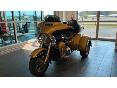 2017 Harley-Davidson FLHTCUTG TG