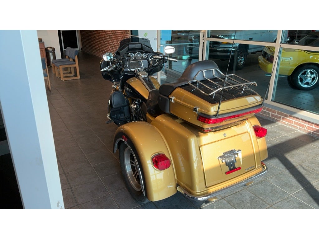 2017 Harley-Davidson FLHTCUTG TG