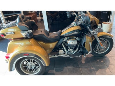 2017 Harley-Davidson FLHTCUTG TG