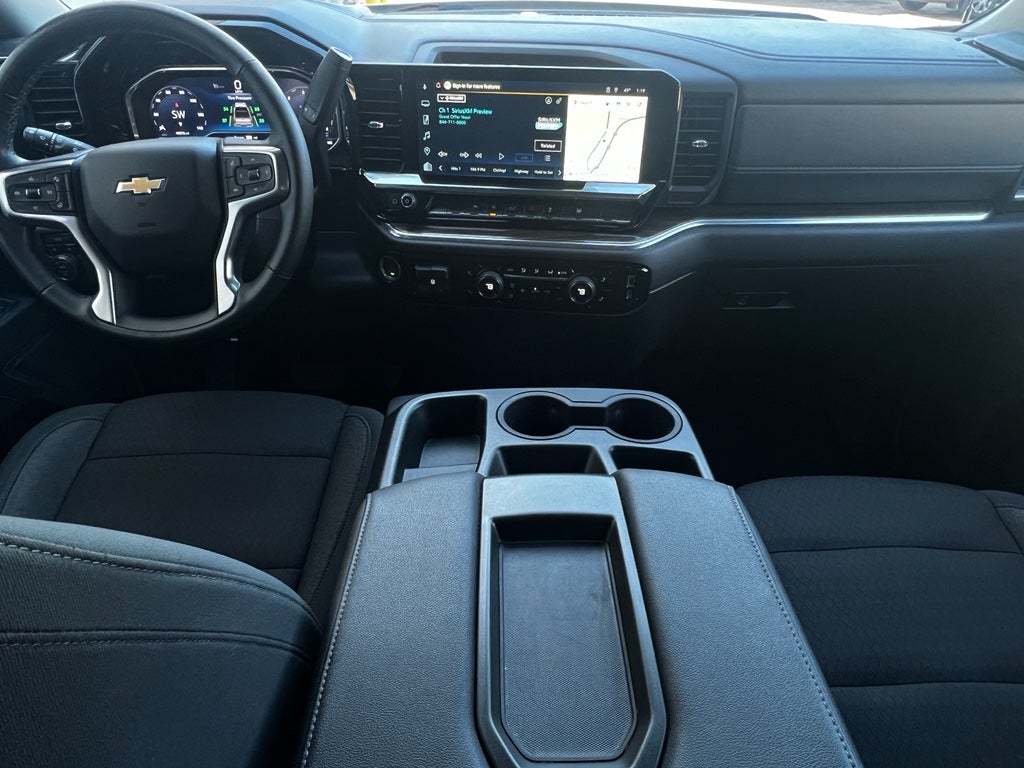 2025 Chevrolet Silverado LT