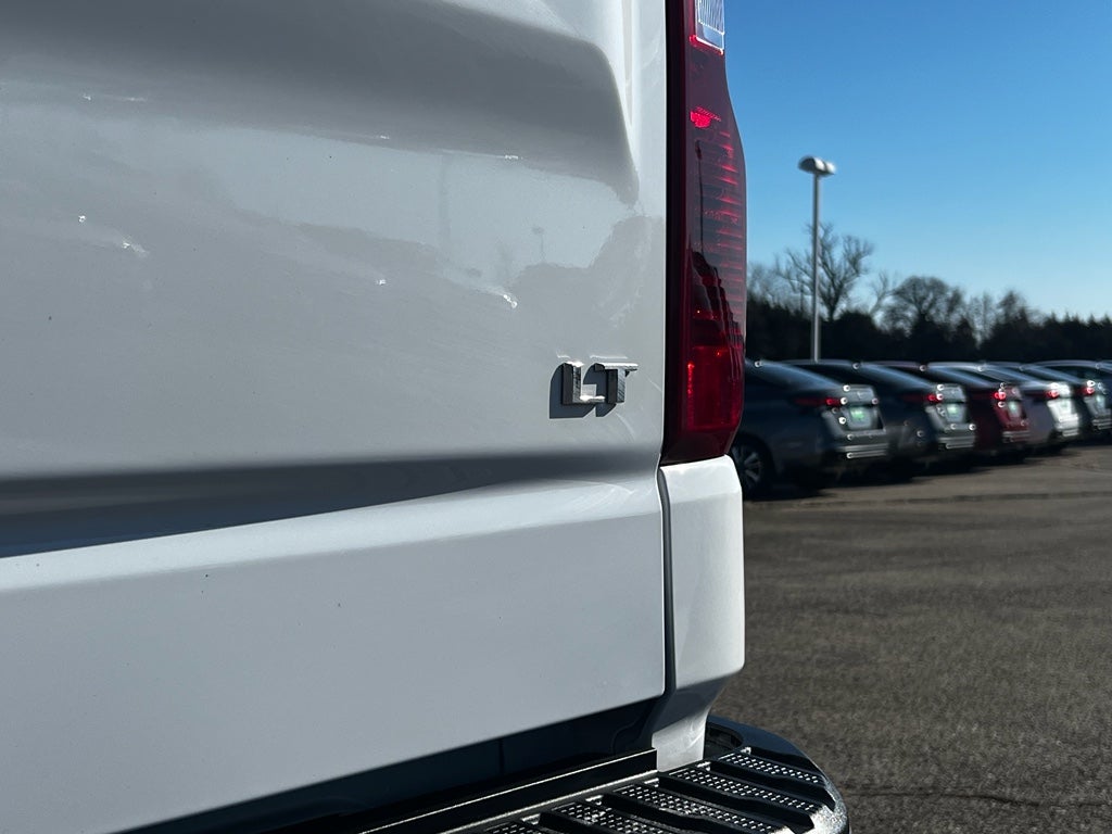 2025 Chevrolet Silverado LT