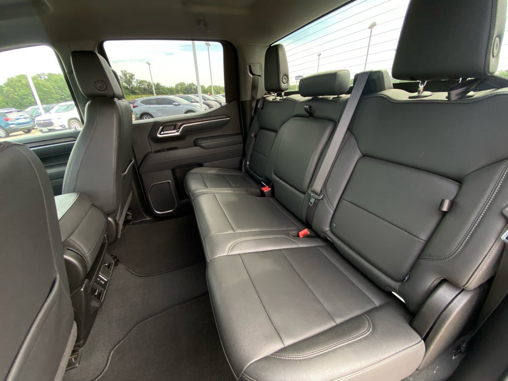 2025 GMC Sierra SLT