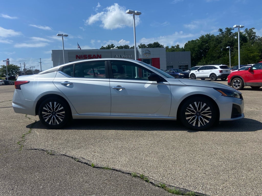 Used 2024 Nissan Altima SV with VIN 1N4BL4DV8RN389568 for sale in Rolla, MO