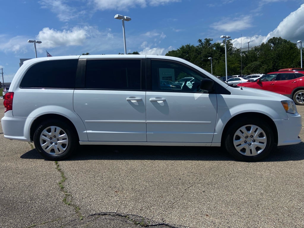 Used 2017 Dodge Grand Caravan SE with VIN 2C4RDGBG0HR818862 for sale in Rolla, MO