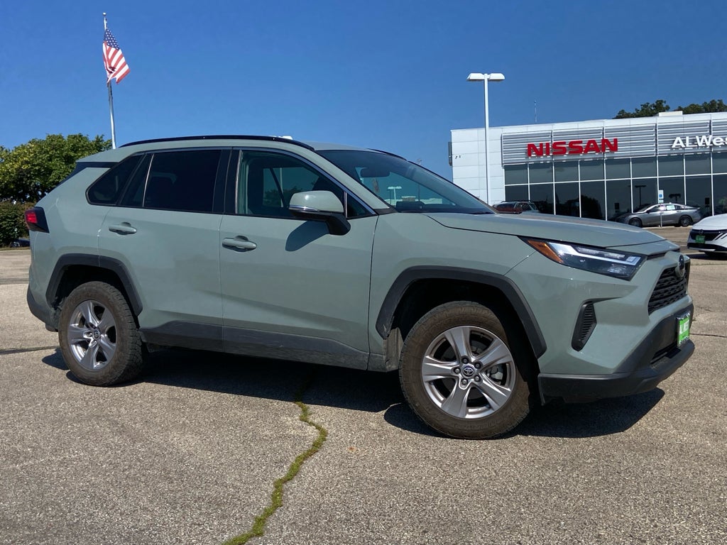 2022 Toyota RAV4 XLE