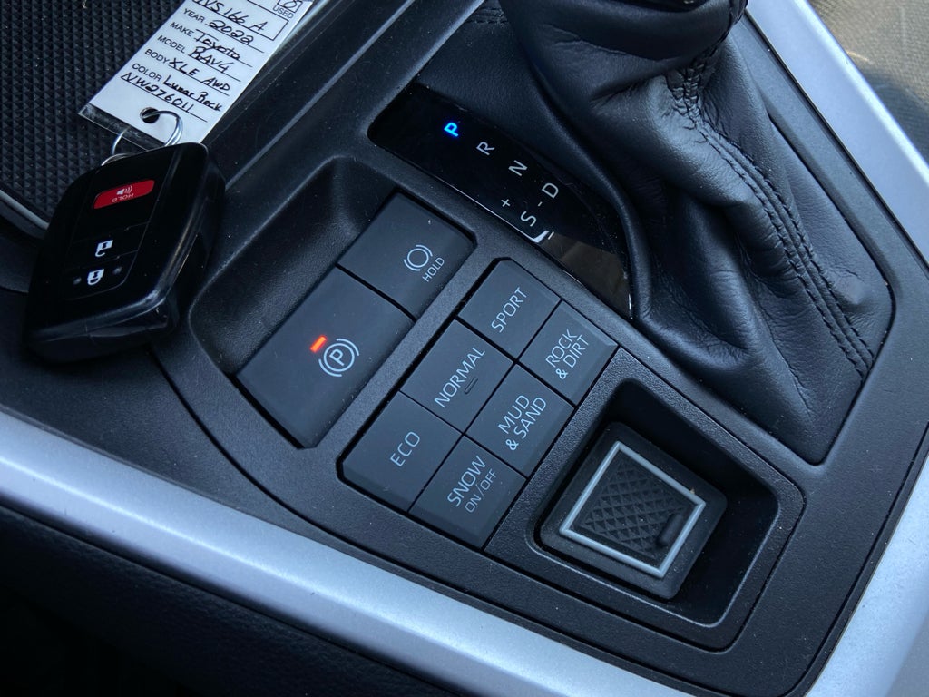 2022 Toyota RAV4 XLE