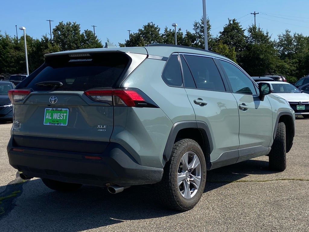 2022 Toyota RAV4 XLE