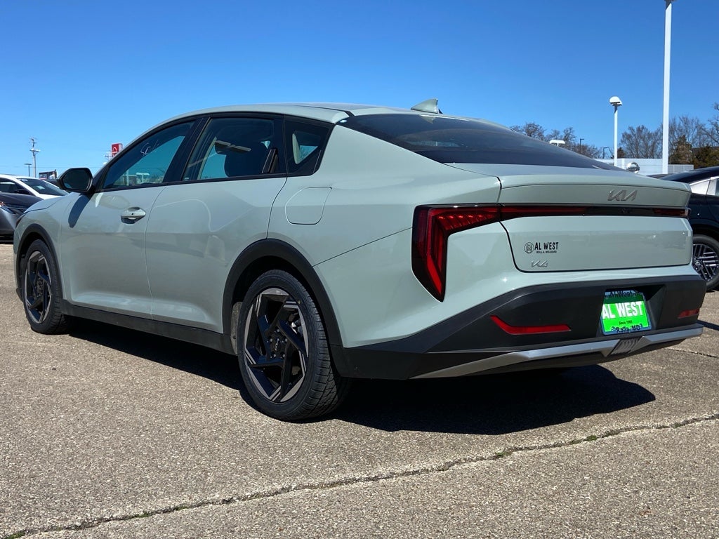 2025 Kia K4 EX