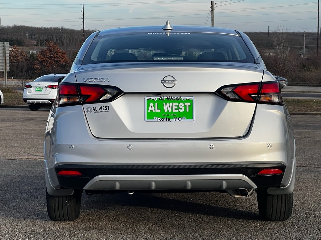 2025 Nissan Versa SV