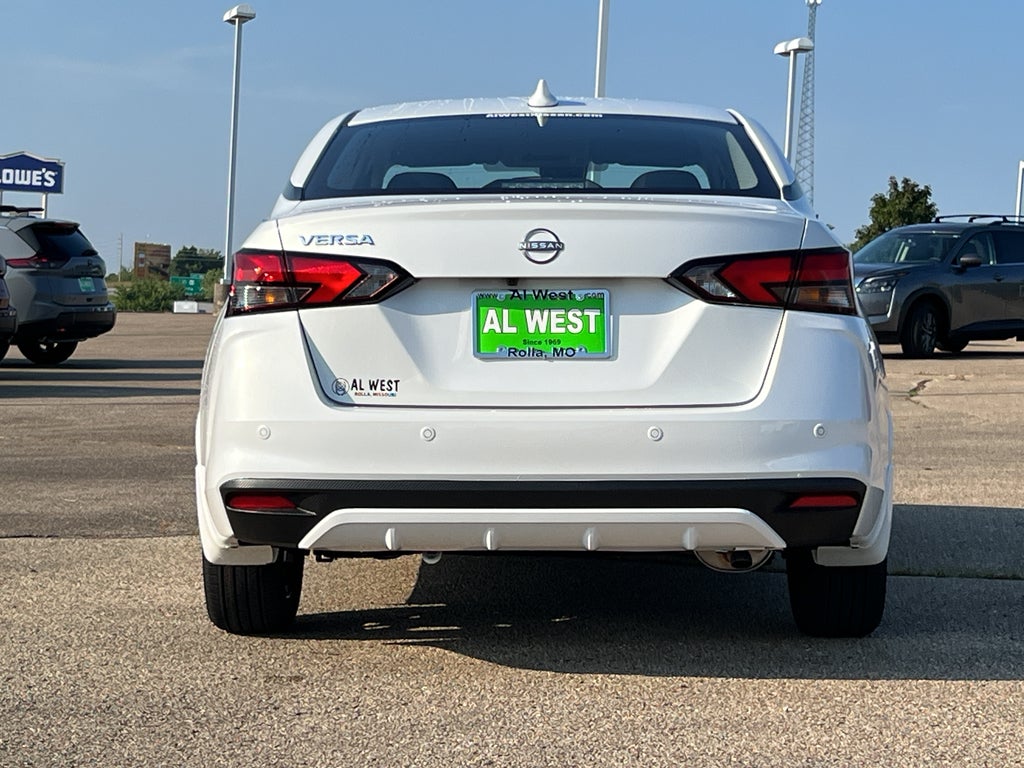 2025 Nissan Versa SV