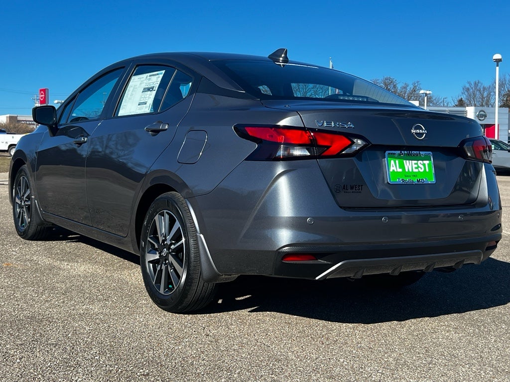 2025 Nissan Versa SV
