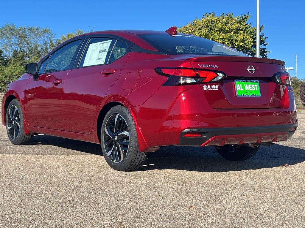 2025 Nissan Versa SR