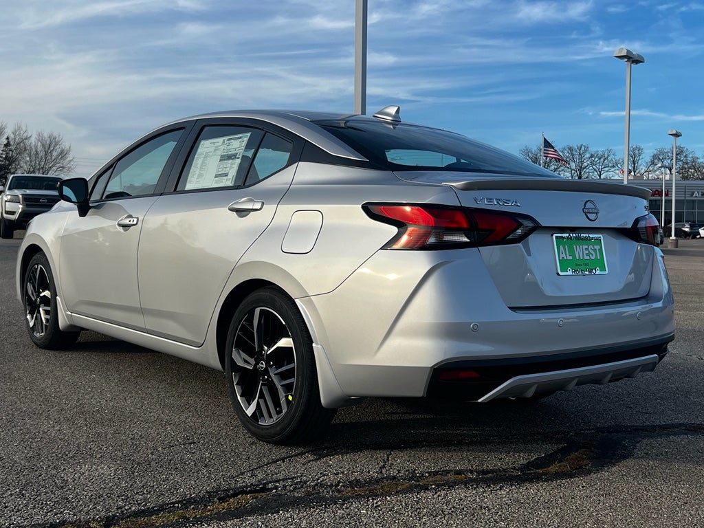 2025 Nissan Versa SR