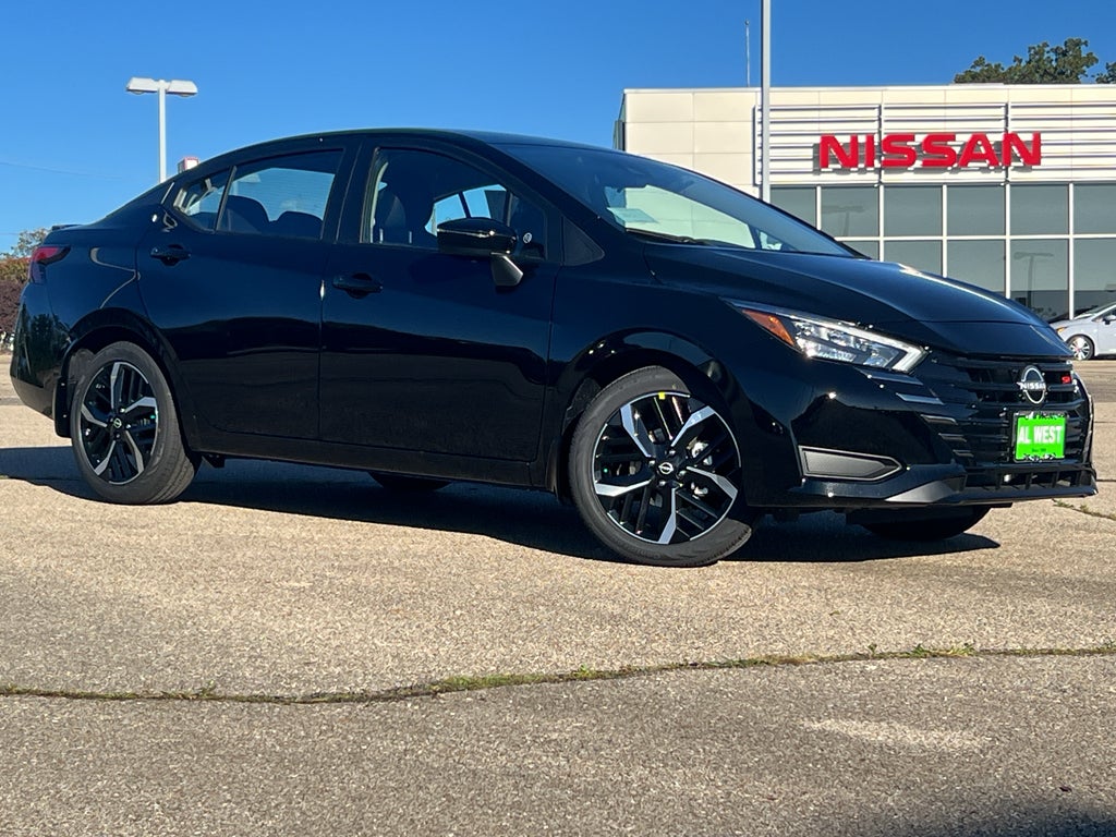 2025 Nissan Versa SR