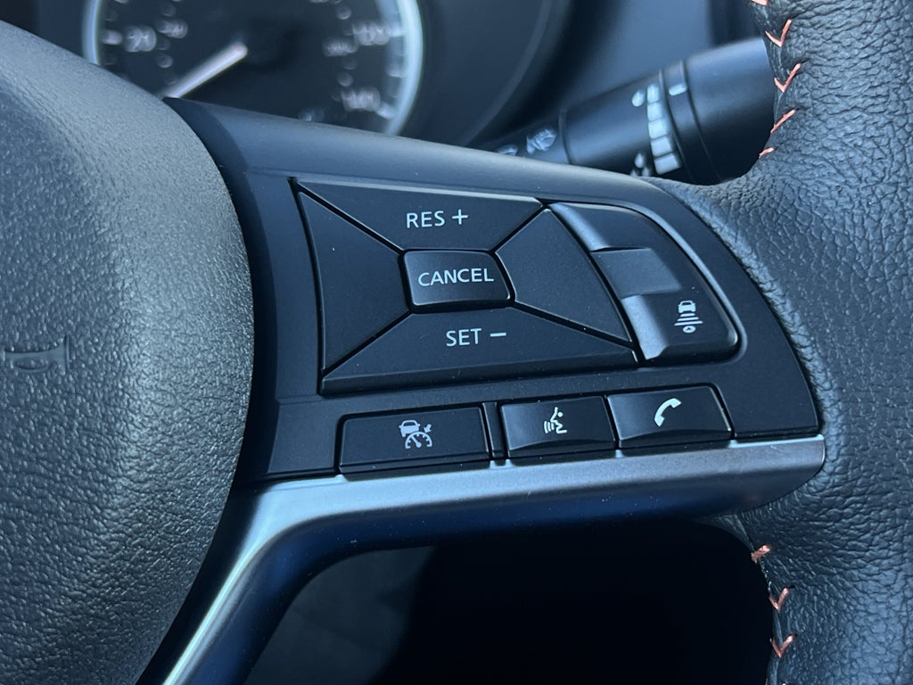 2025 Nissan Versa SR