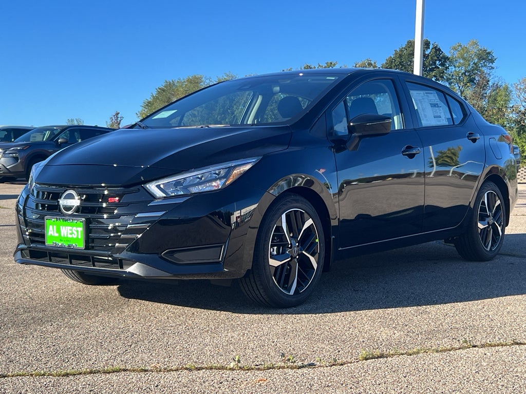 2025 Nissan Versa SR