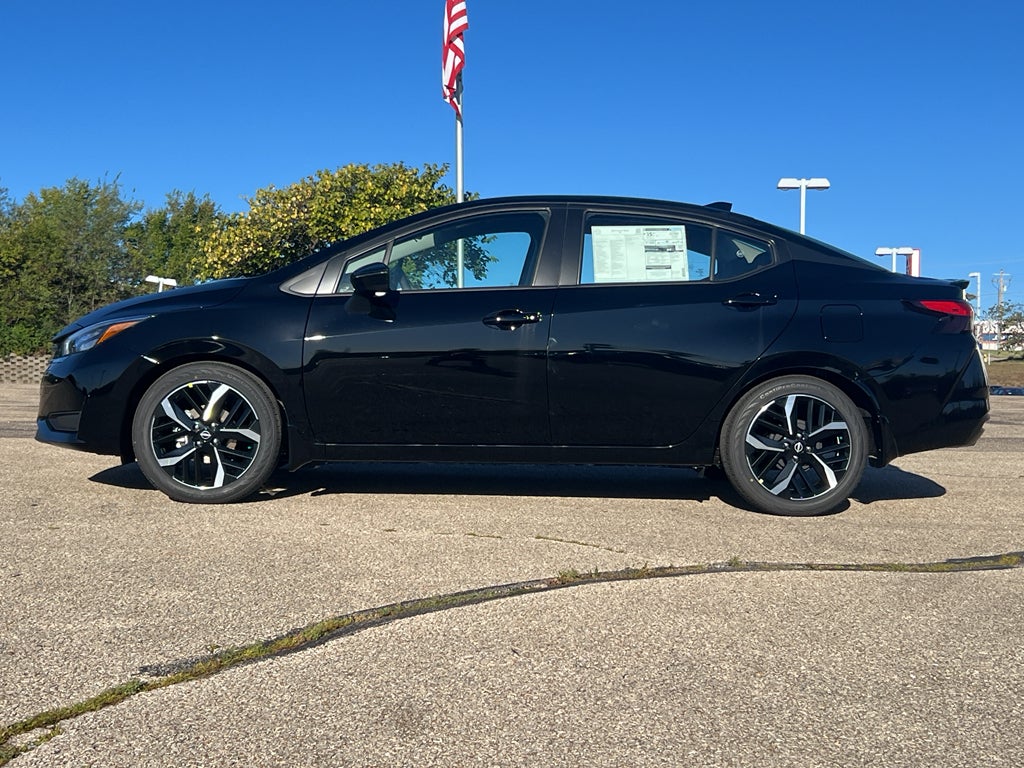 2025 Nissan Versa SR
