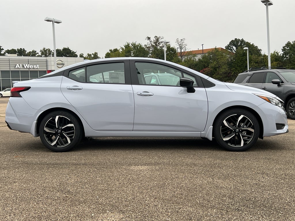 2025 Nissan Versa SR