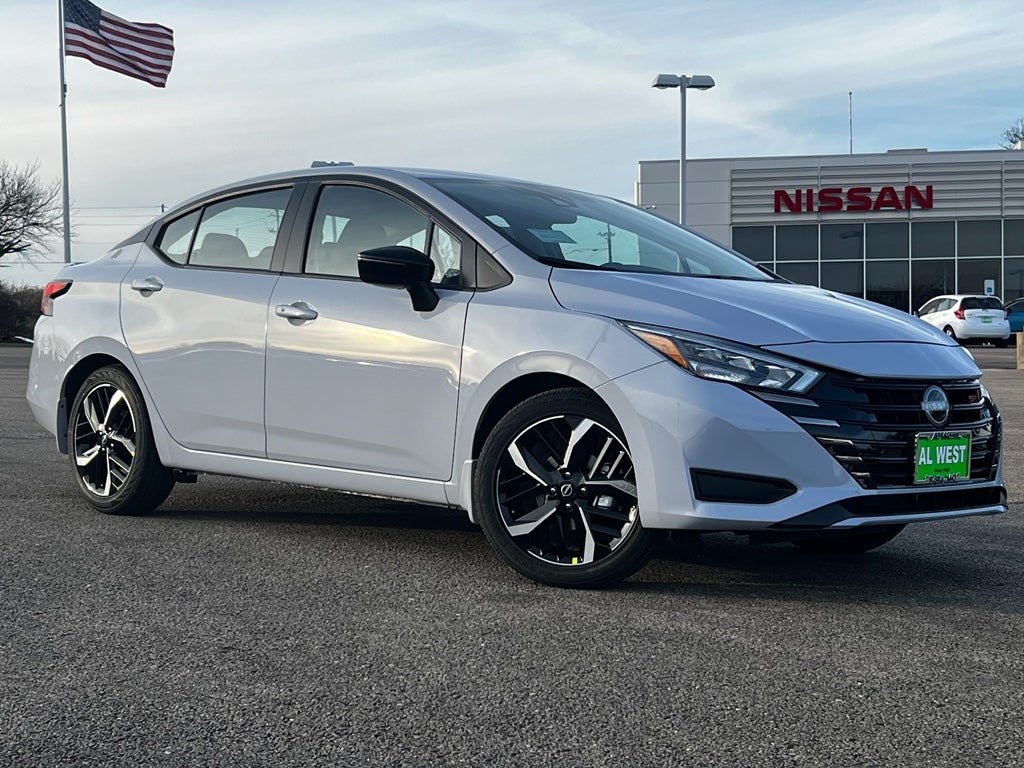 2025 Nissan Versa SR