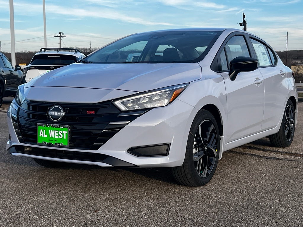 2025 Nissan Versa SR