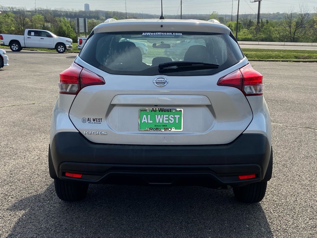 2019 Nissan Kicks S