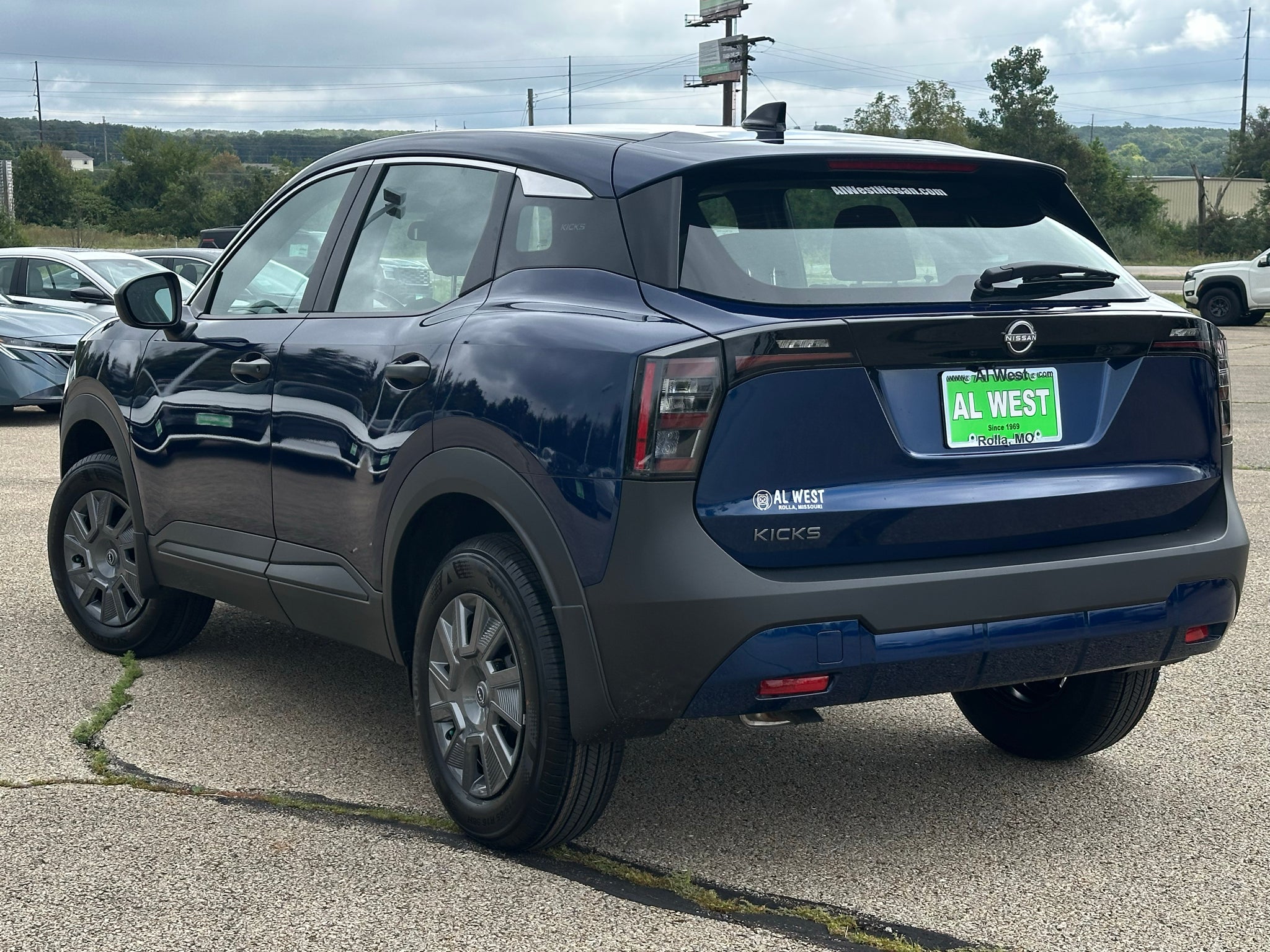 2027 Nissan Kicks S