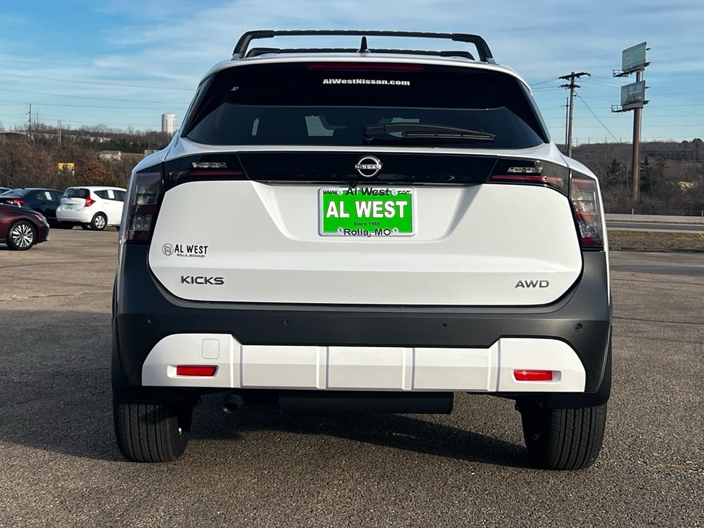 2026 Nissan Kicks SV
