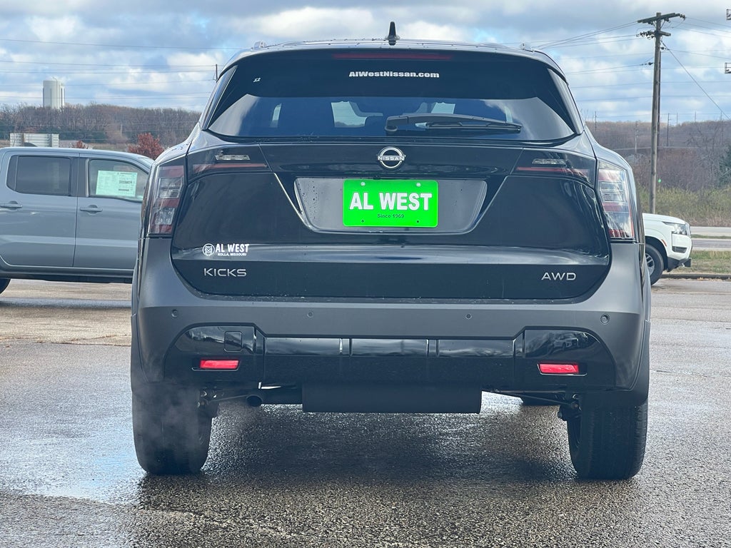 2026 Nissan Kicks SV
