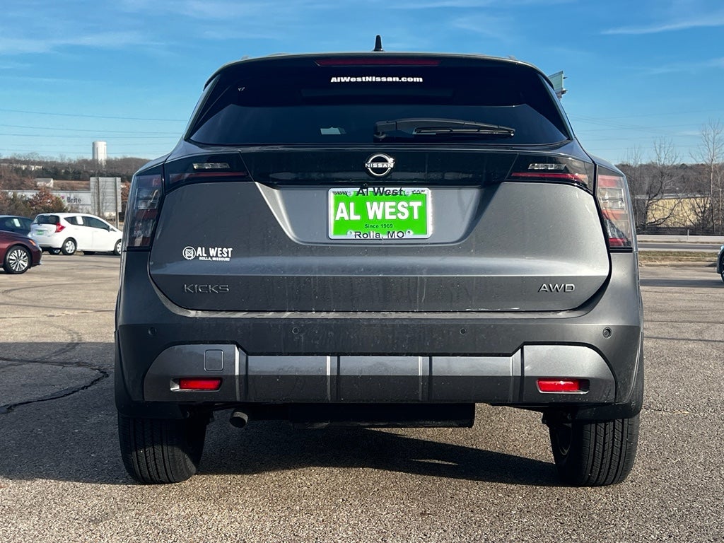 2026 Nissan Kicks SV