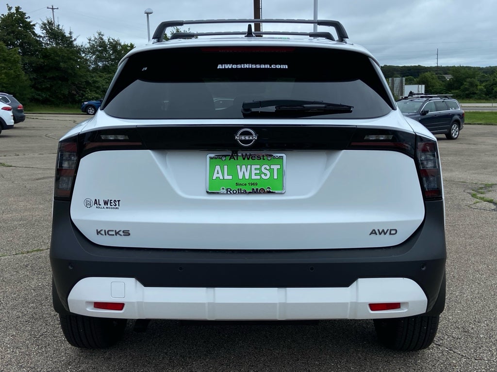 2026 Nissan Kicks SV