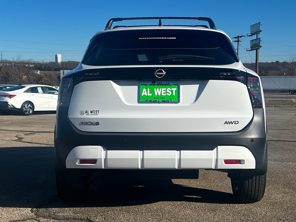 2026 Nissan Kicks SV