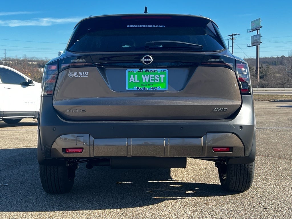2026 Nissan Kicks SV