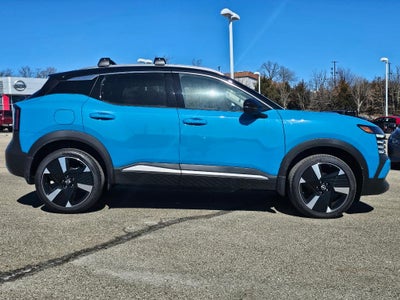 2025 Nissan Kicks SR