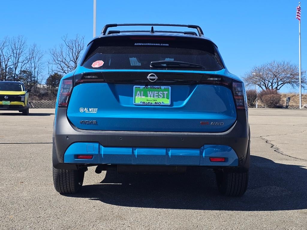 2025 Nissan Kicks SR