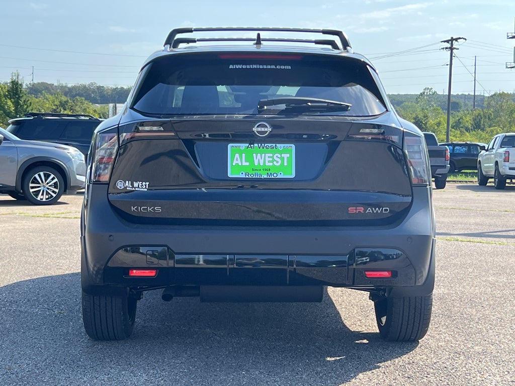 2026 Nissan Kicks SR