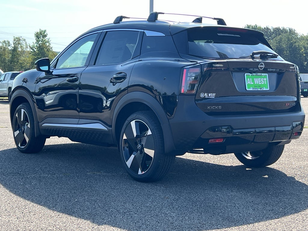 2026 Nissan Kicks SR