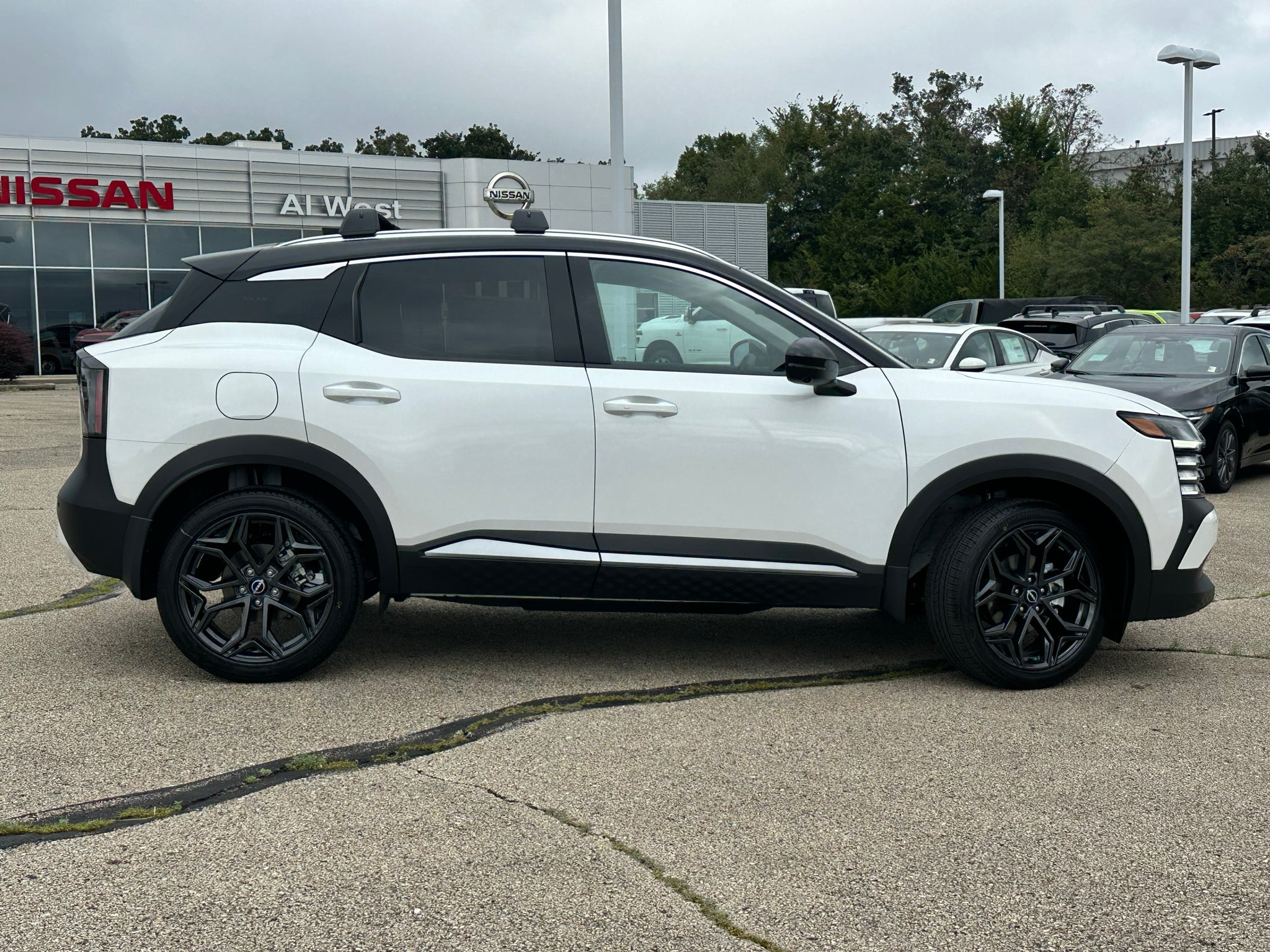 2027 Nissan Kicks SR