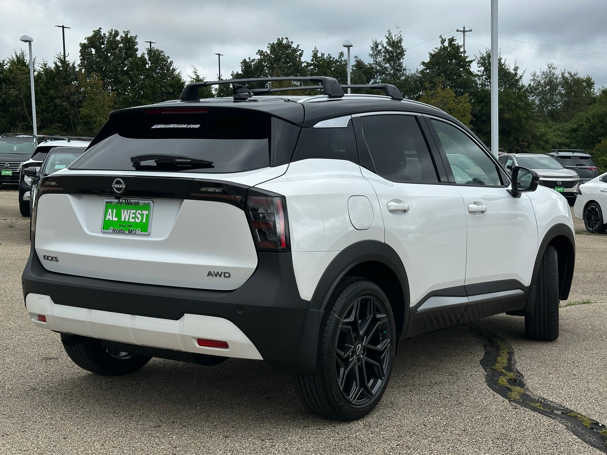 2027 Nissan Kicks SR