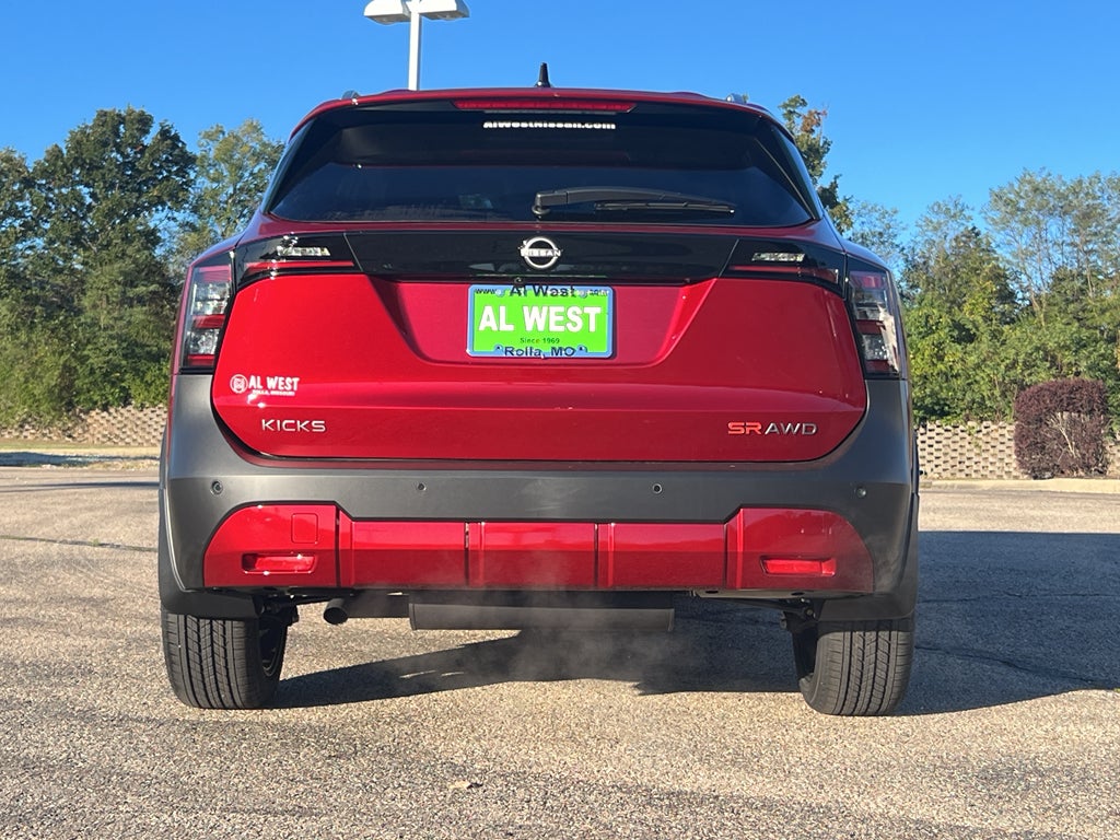 2026 Nissan Kicks SR