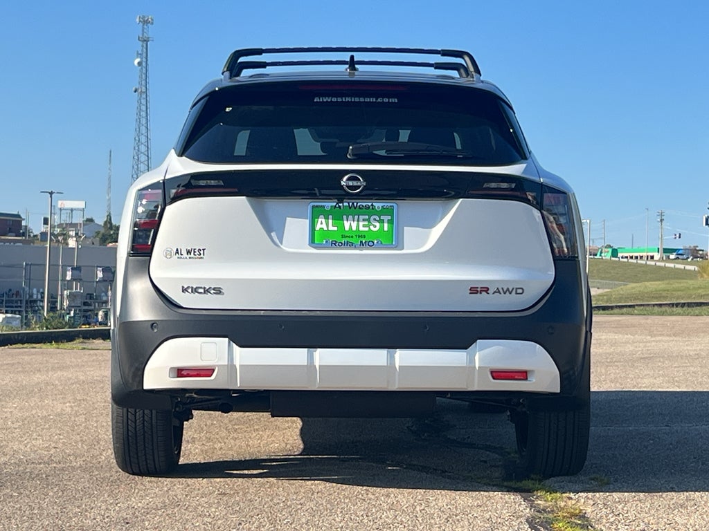 2026 Nissan Kicks SR