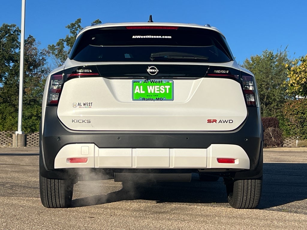 2026 Nissan Kicks SR