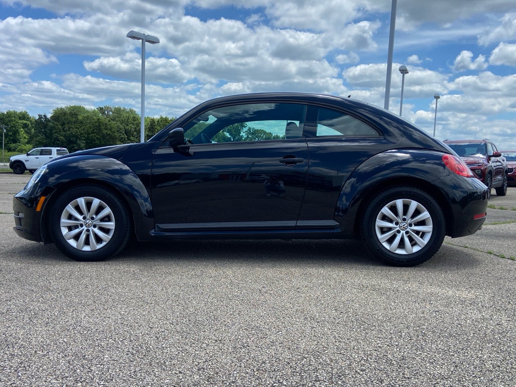 2016 Volkswagen Beetle 1.8T Wolfsburg Edition