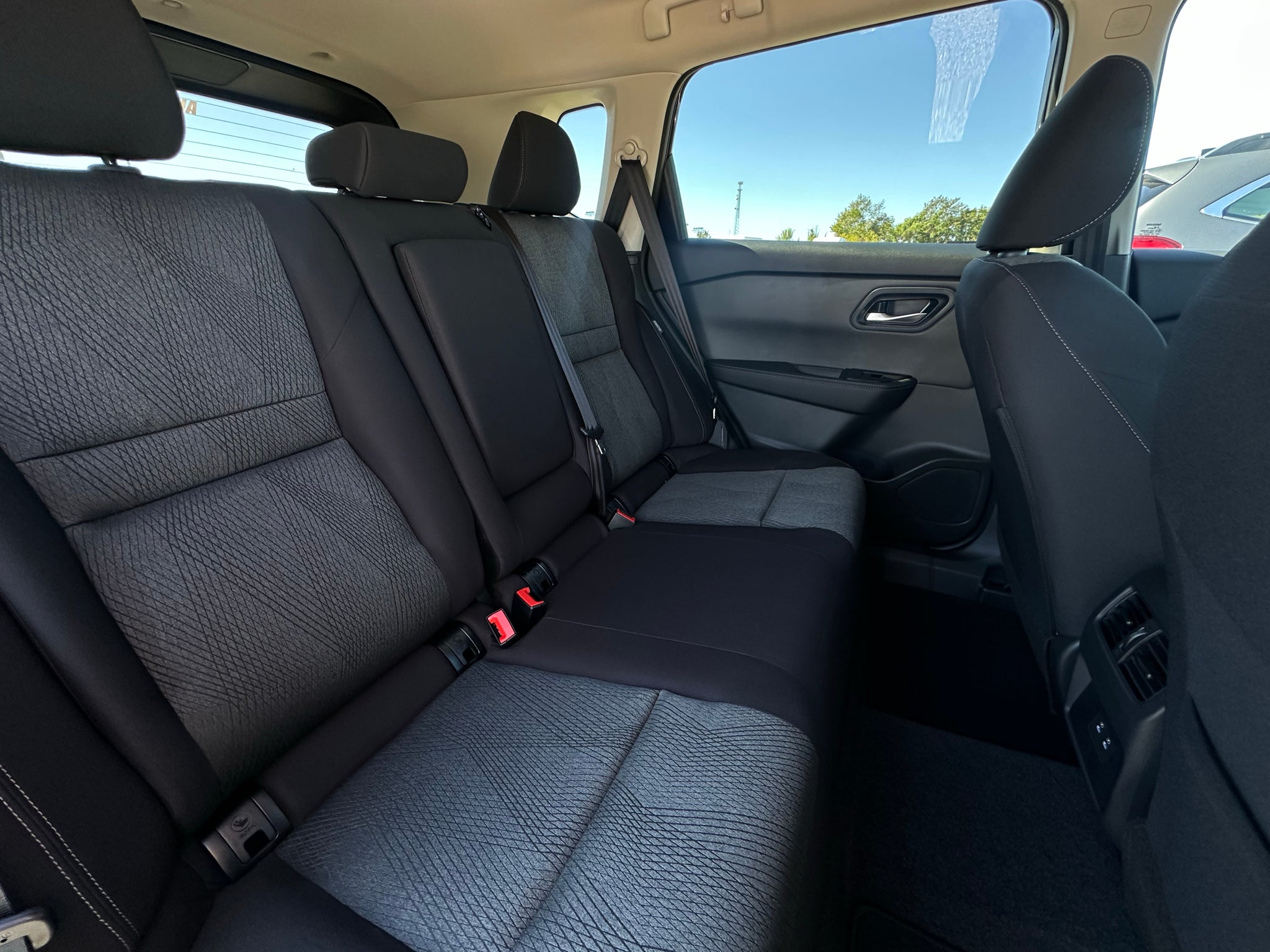 2027 Nissan Rogue SV