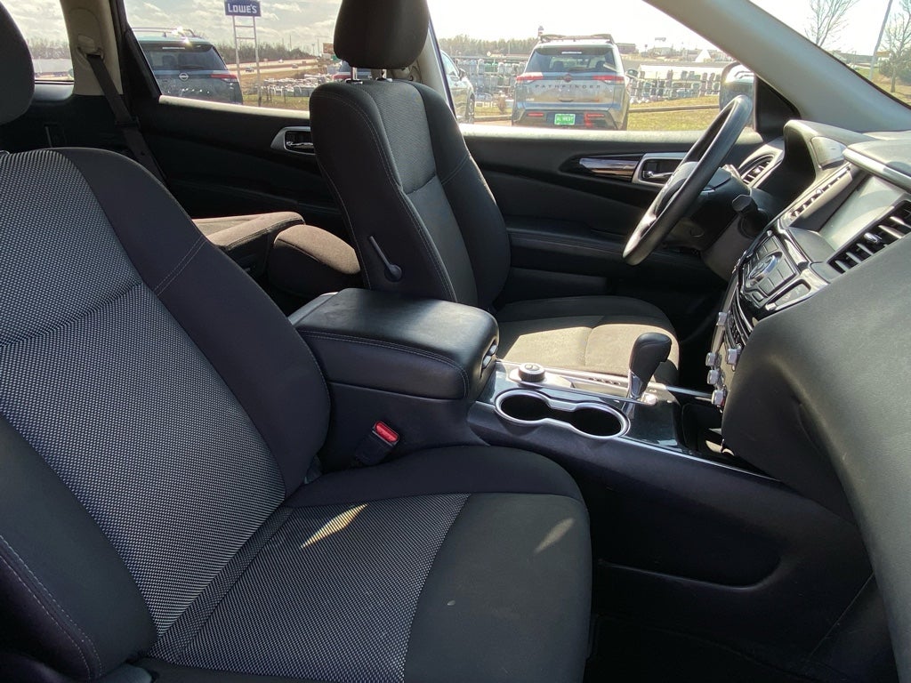 2020 Nissan Pathfinder S