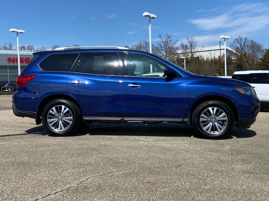 2020 Nissan Pathfinder S