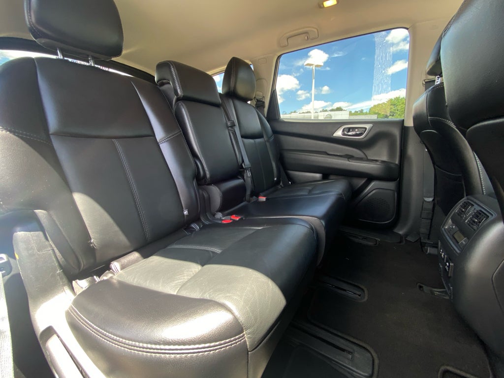 2020 Nissan Pathfinder SL